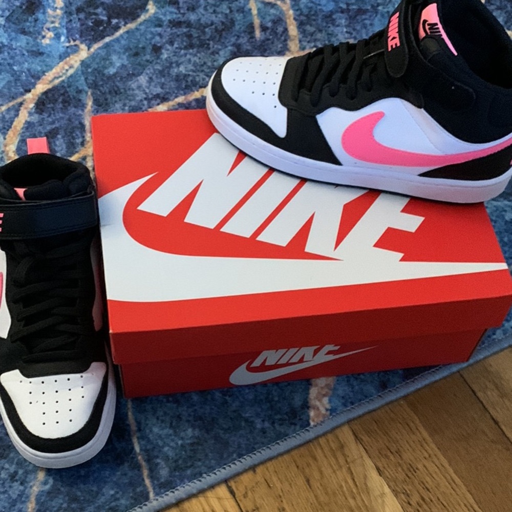 Nike mid-rise sneakers